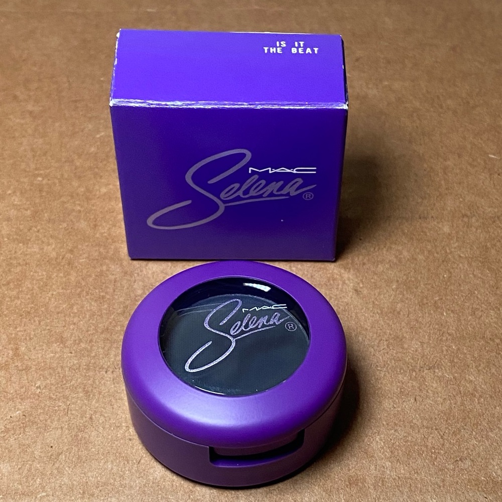 MAC Selena Is It The Beat Eye Shadow 💜
